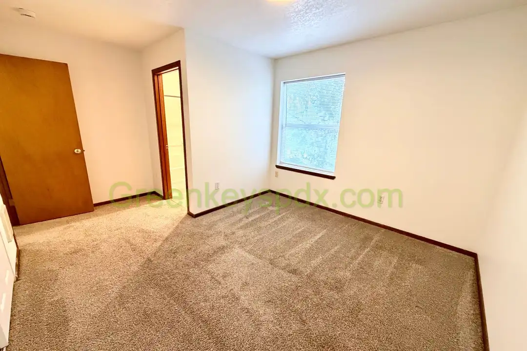 10030 N Lombard St - View 2