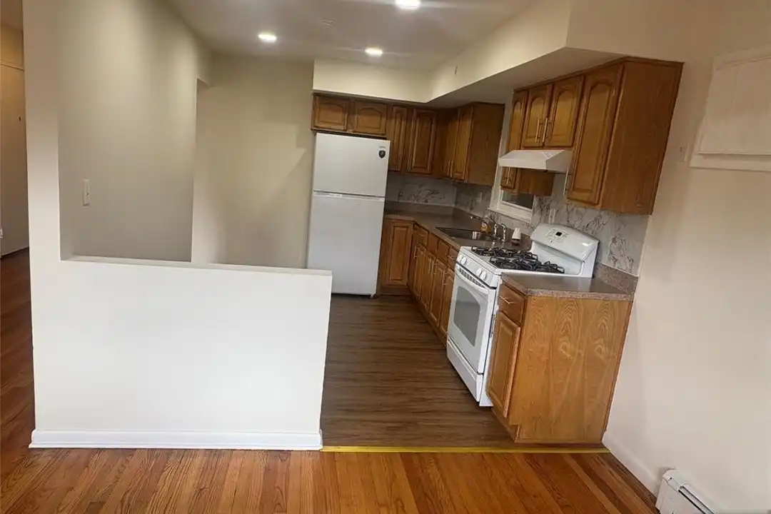399 Walker St #1B - View 5