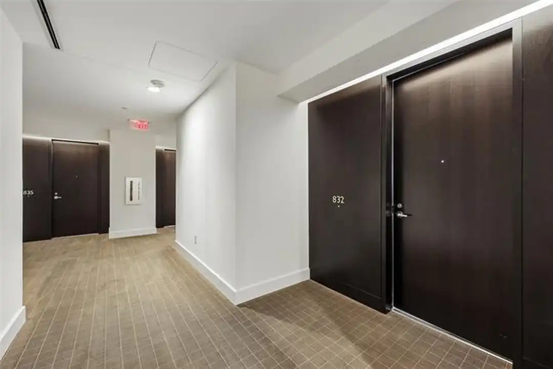 2408 Victory Park Ln unit 832 - View 3
