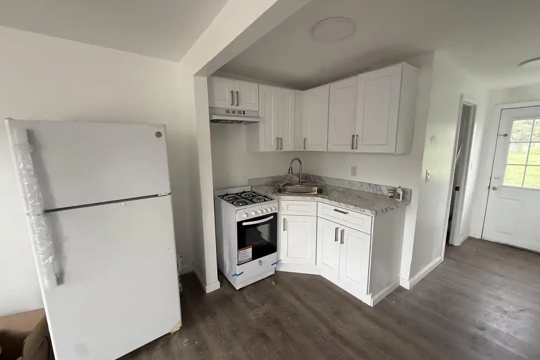 124 E Main St unit D – photo 1 of 12