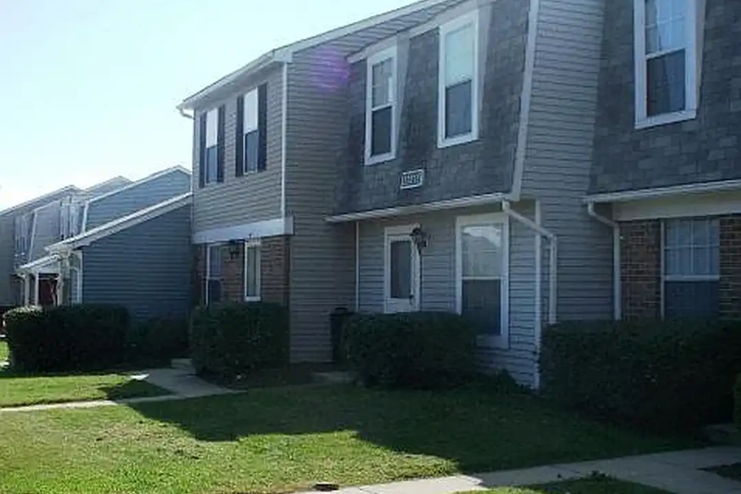 Leonardtown Village – photo 1 of 17
