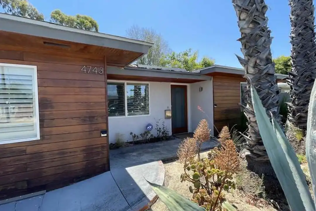 4743 60th St – photo 1