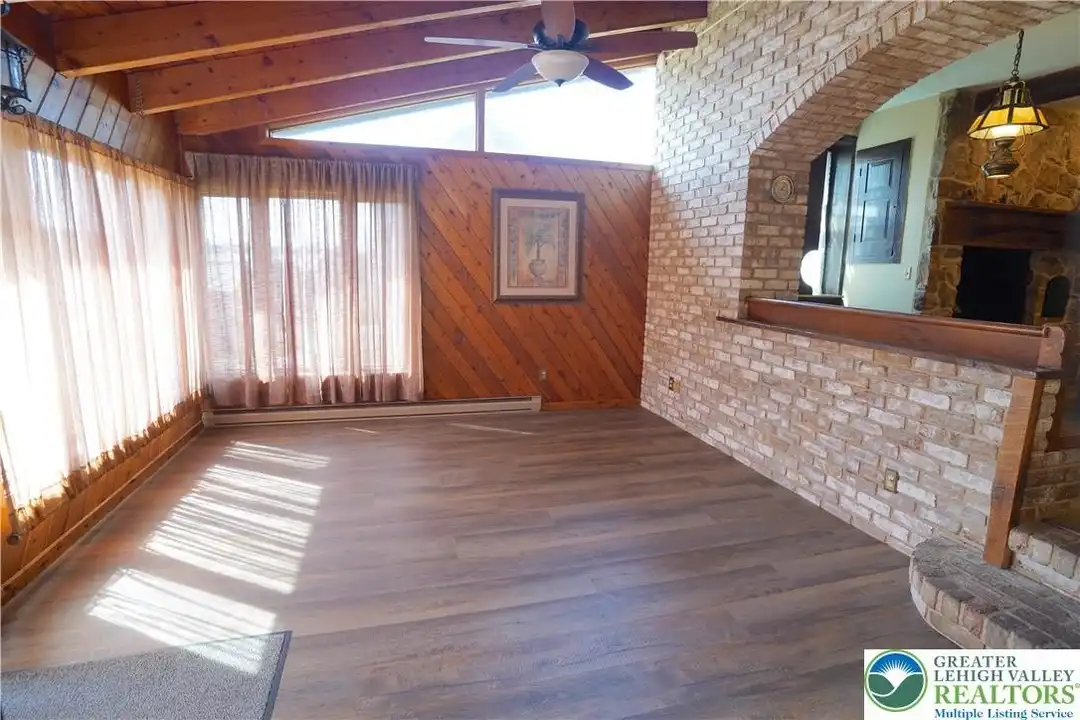 9020 Schantz Rd - View 5