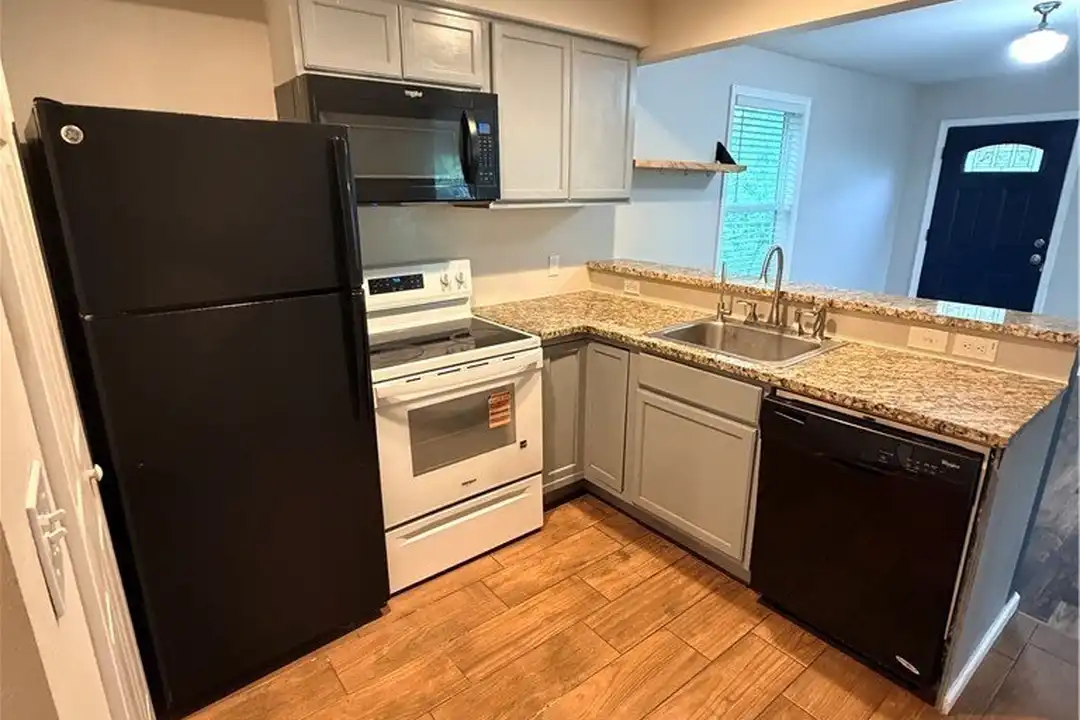 1537 Post Rd #101 - View 6