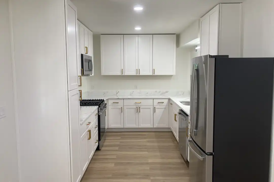 2672 Suzanne Ln unit B - View 2