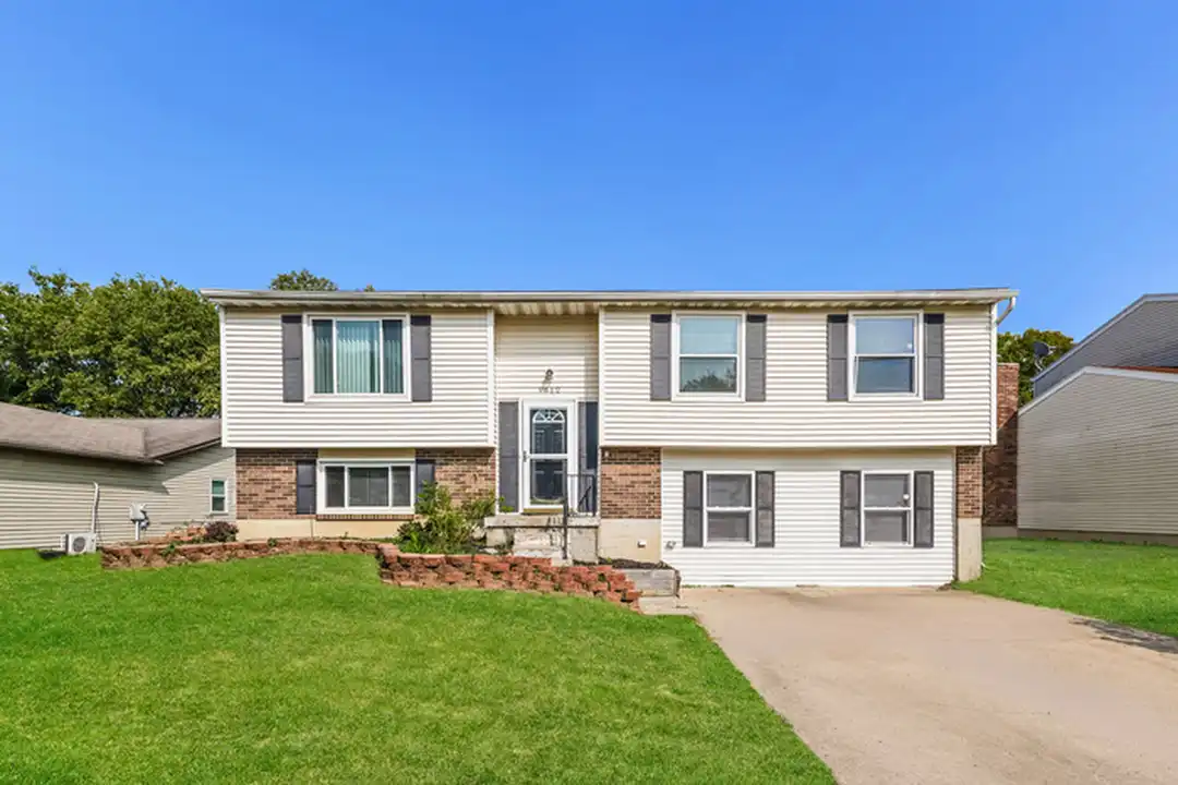 9612 Springwater Ln – photo 1