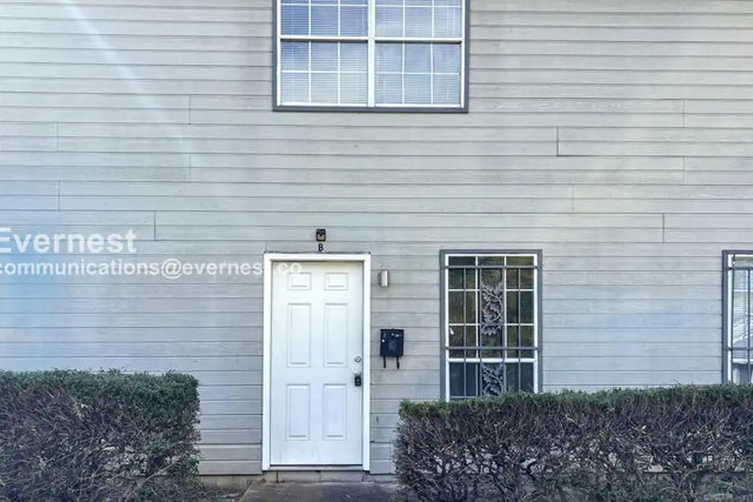 1100 Cotton Ave SW unit b – photo 1