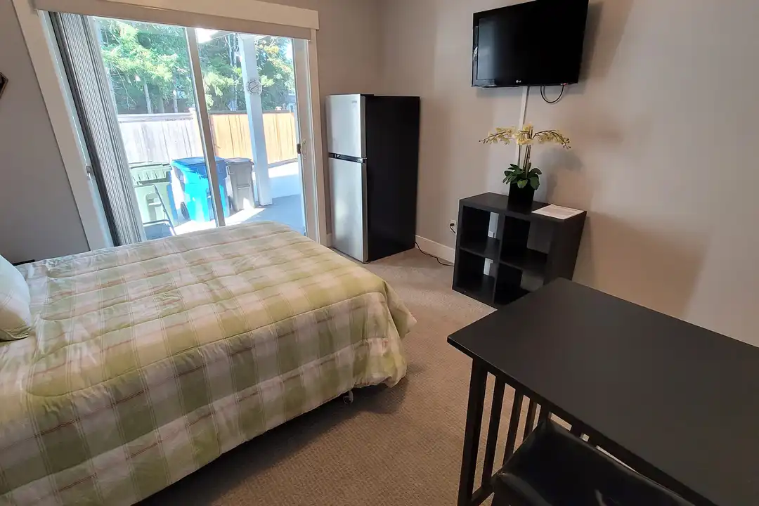 Apartment in Renton - View 3