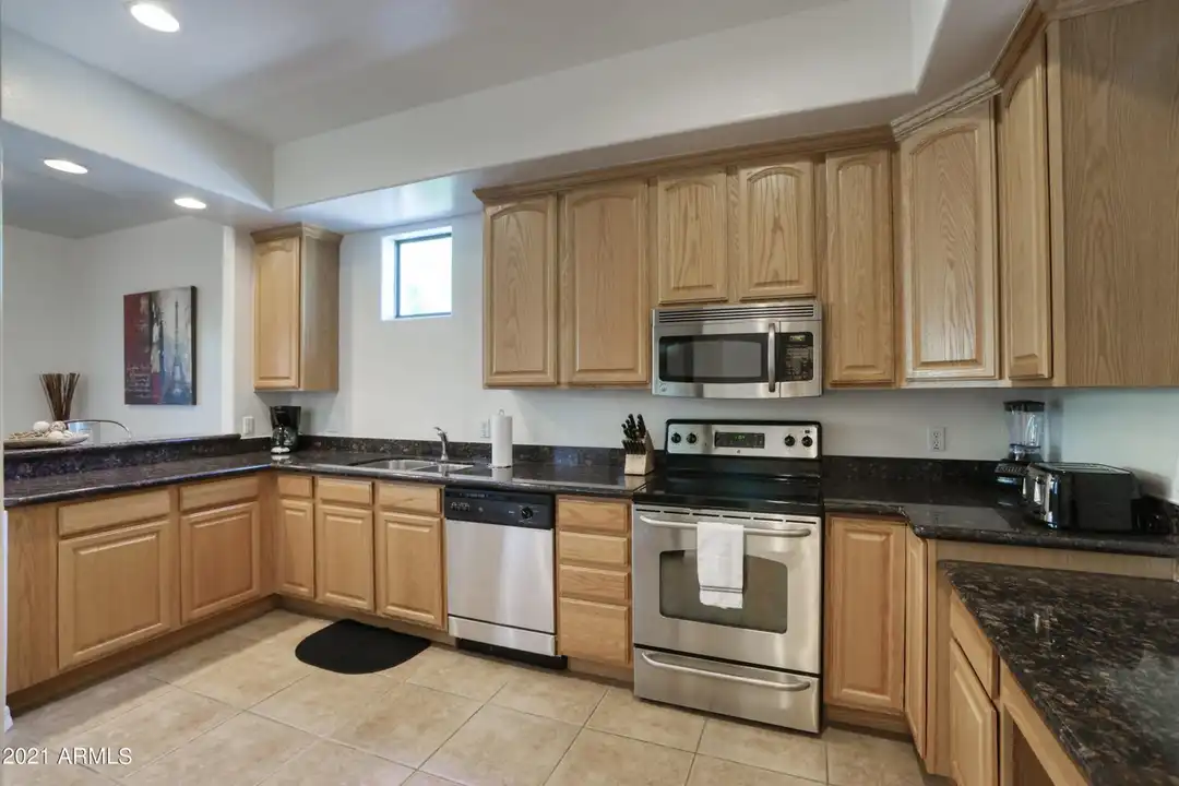 13616 N Hamilton Dr unit 102 - View 2