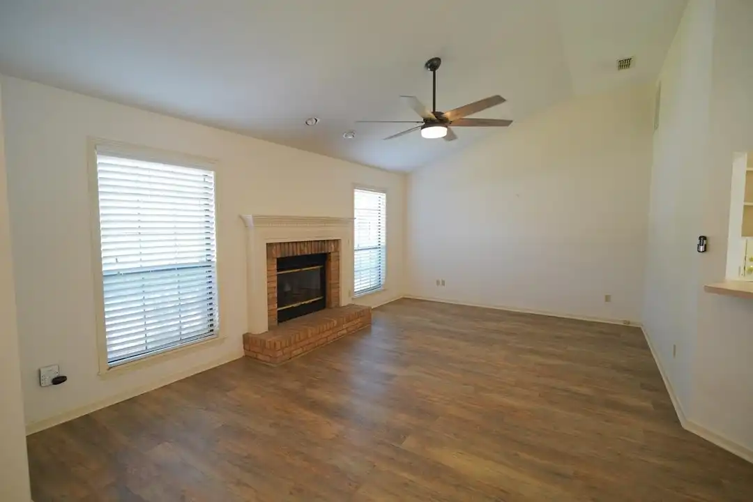 2605 Yarmouth Ln - View 4