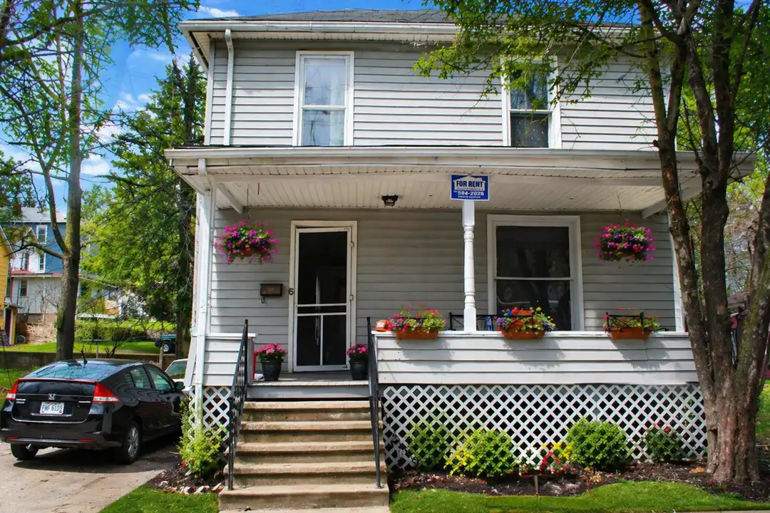 6 Brown Ave