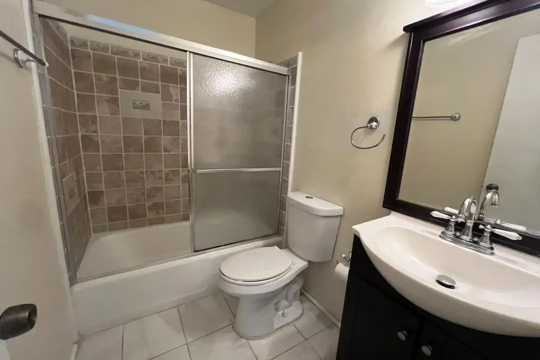 1005 Vine St unit C - View 2
