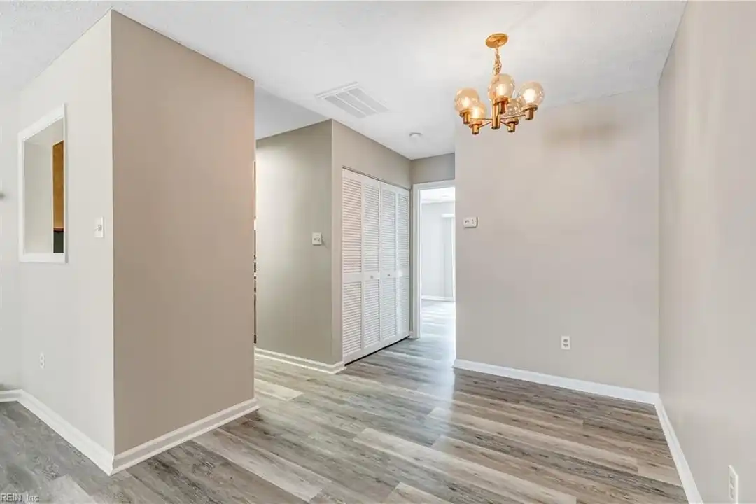 105 Beacon Way - View 5
