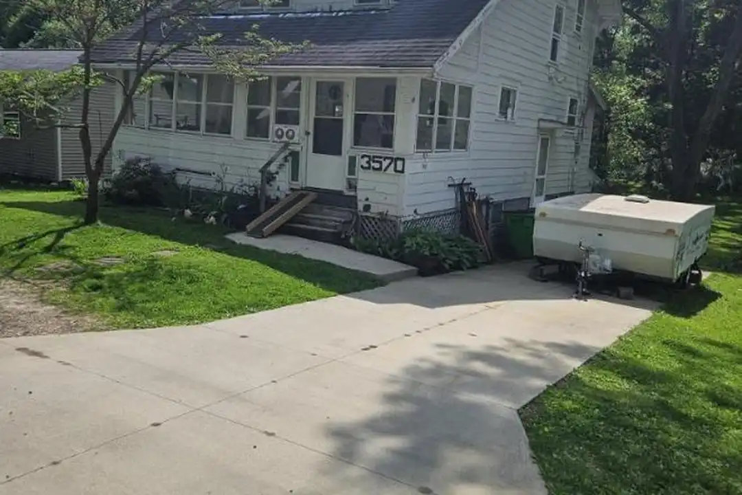 3570 Franklin Rd – photo 1