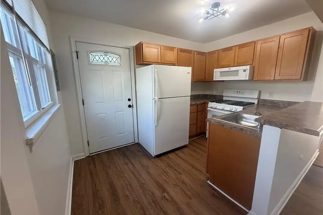 739 Waukesha Ave - View 5