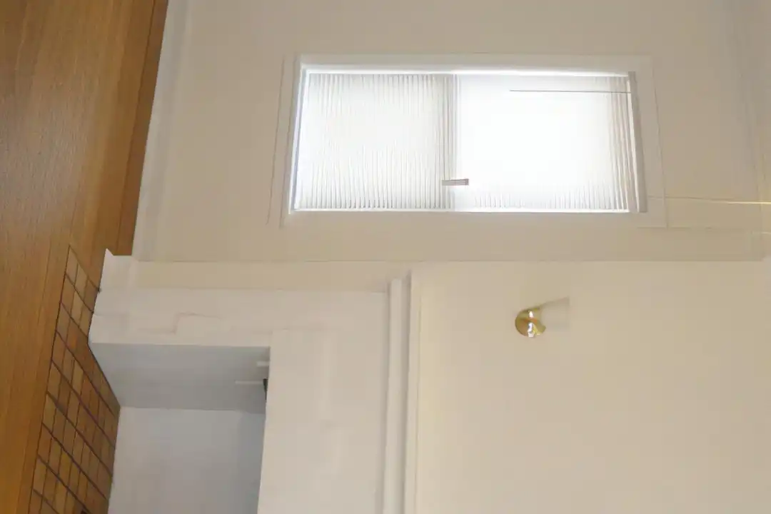 2836 E 130th St unit 2836-1 Unit 1 Medium – photo 1
