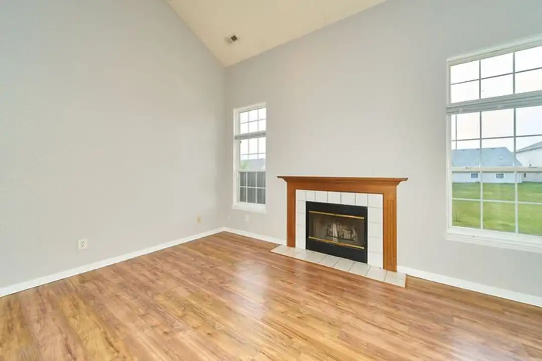 8133 Maple Stream Ln - View 4