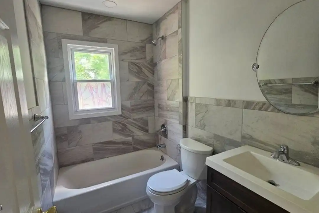 201 Vail St #4B – photo 1 of 8