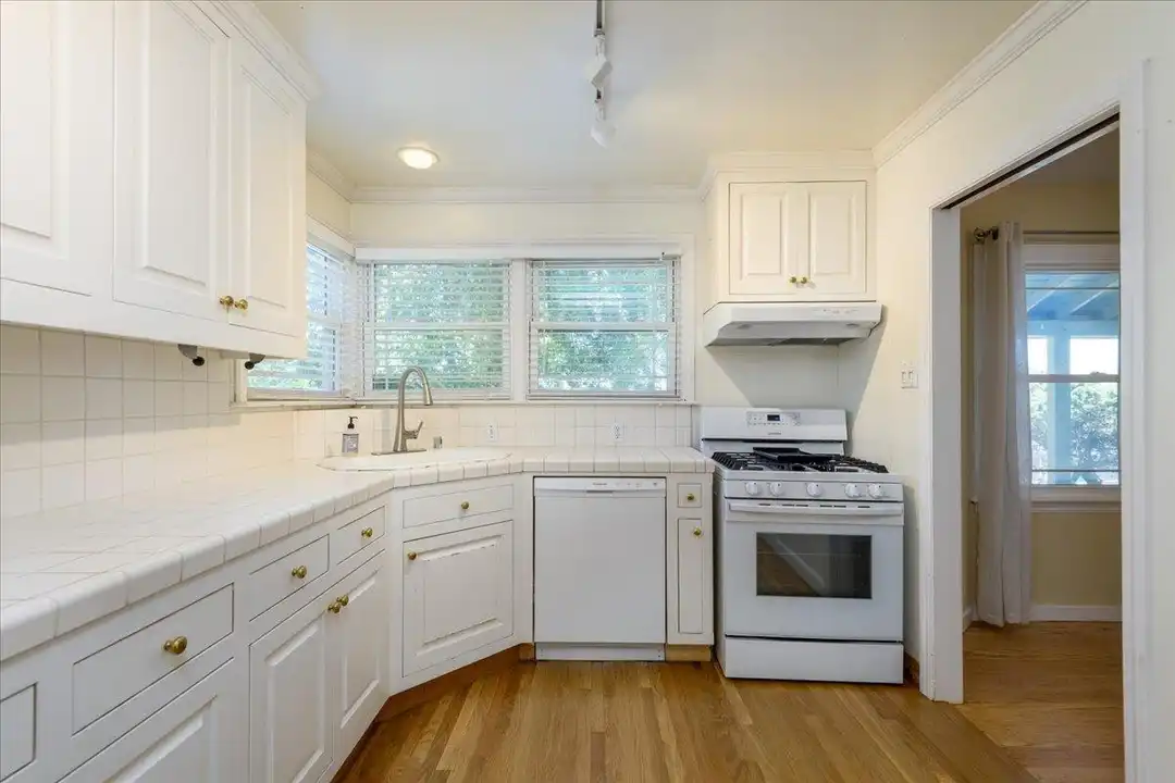 321 42nd Ave - View 6