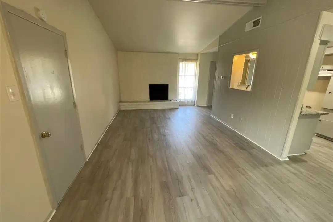 House in Dallas - View 3