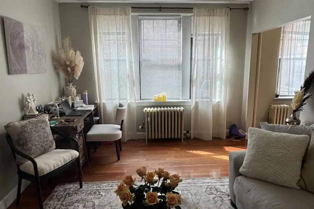 66 Queensberry St - More