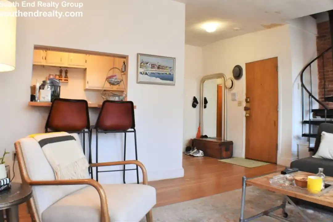 Apartment in Boston - More