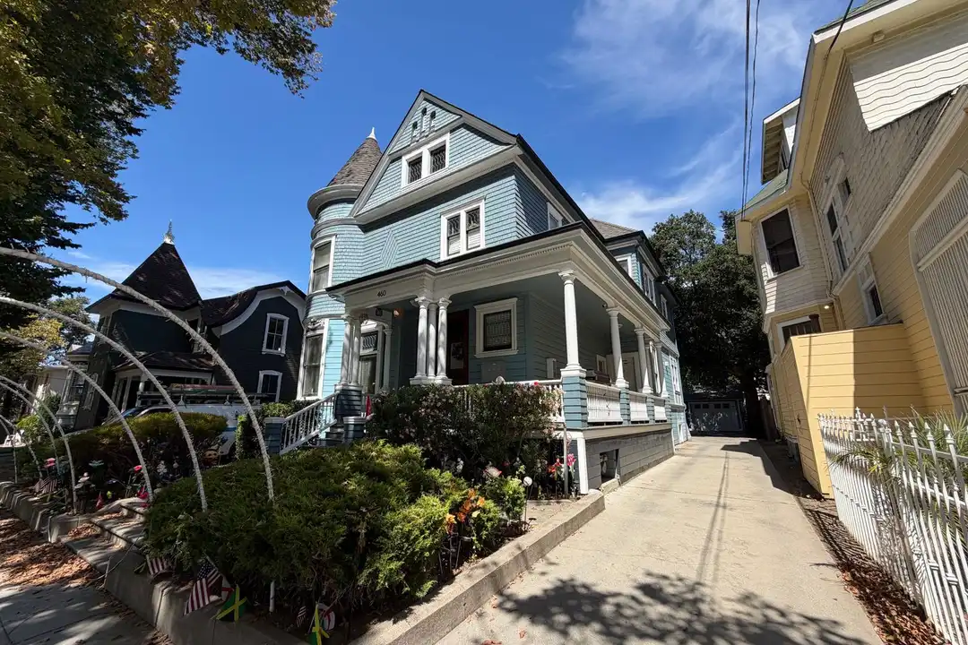 460 N 3rd St unit 3 – photo 1