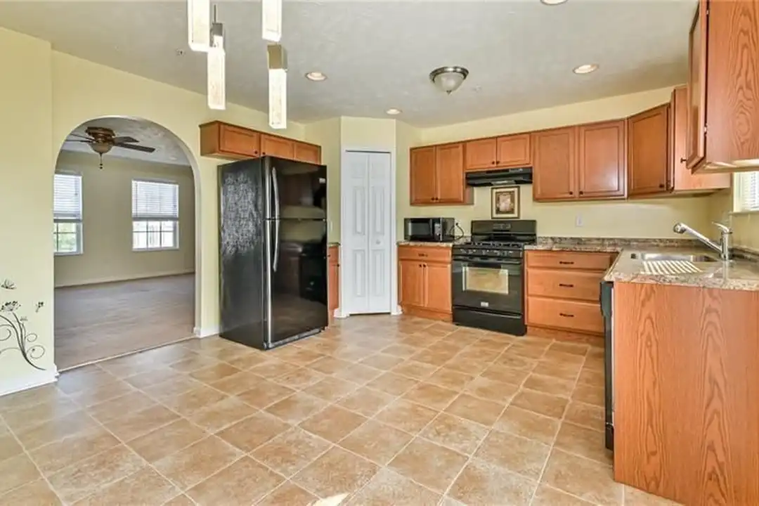 209 Ascot Ct - More