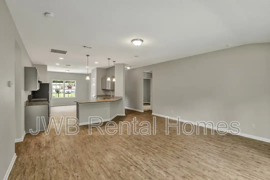 10351 Pinehurst Dr – pohled 5