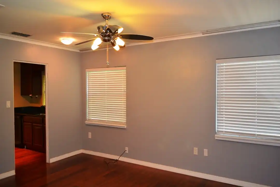 200 S Glenwood Ave – pohled 3
