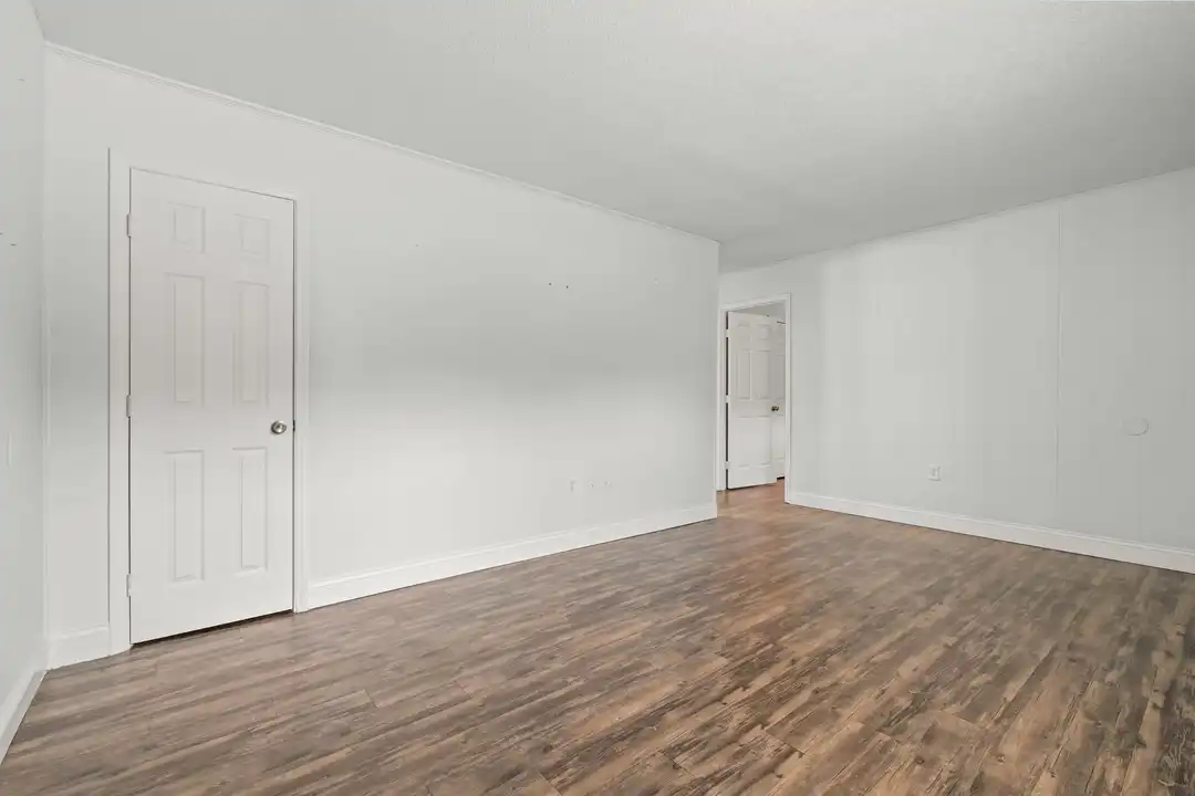 Lexington Park Apartments - View 6