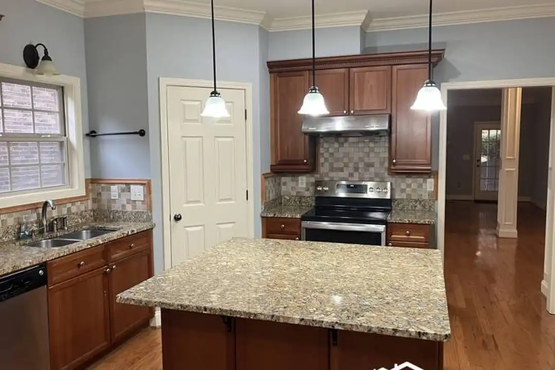 191 Castlehill Dr - View 6