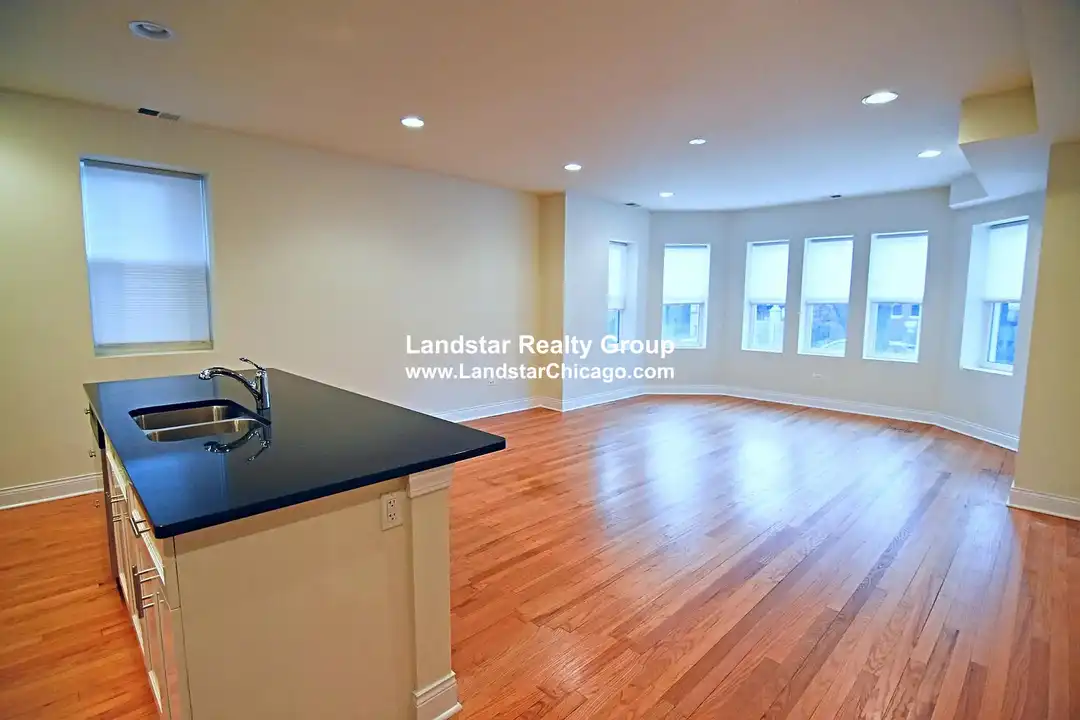 6453 N Newgard Ave unit 2 - View 4