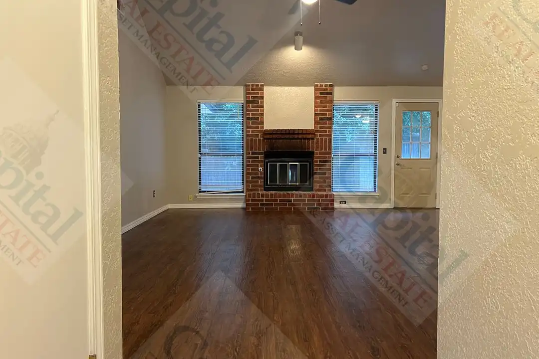 1920 Gerrie St - View 4