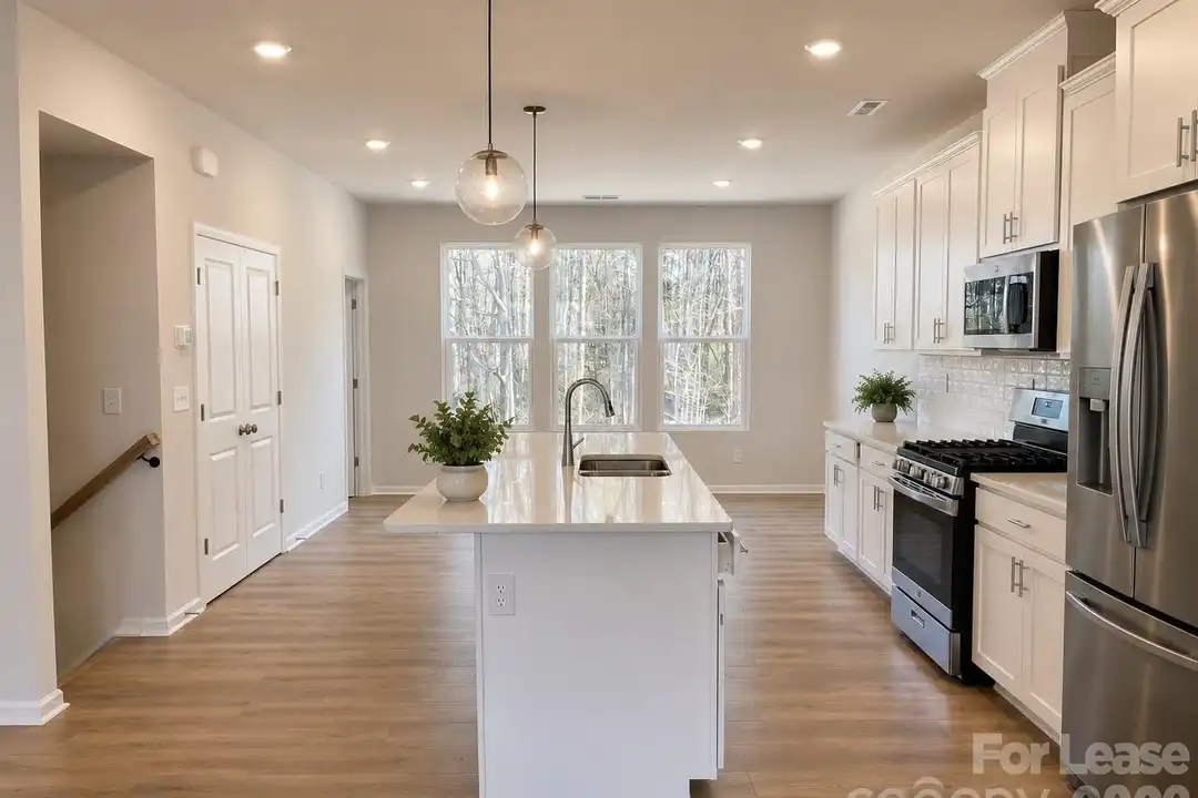 2332 Donnelly Hls Ln - View 4