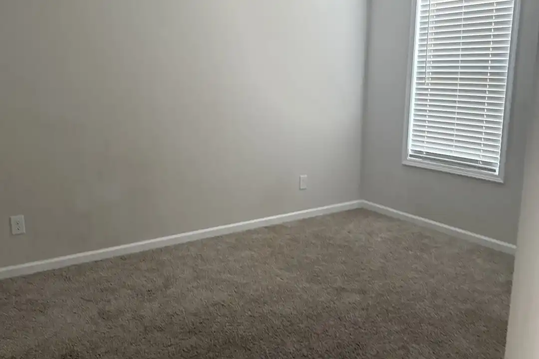 85 Ridge Cir Dr - View 3