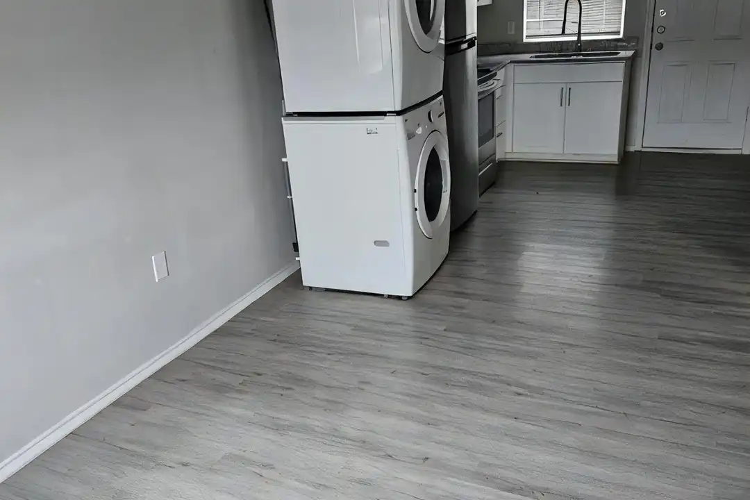 2115 Waco St unit G - View 2