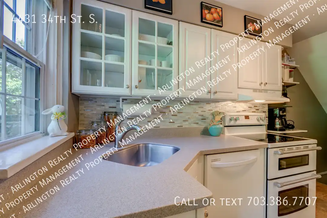 4431 34th St S - View 3