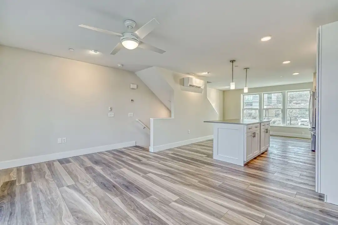 323 Taughannock Boulevard – photo 1