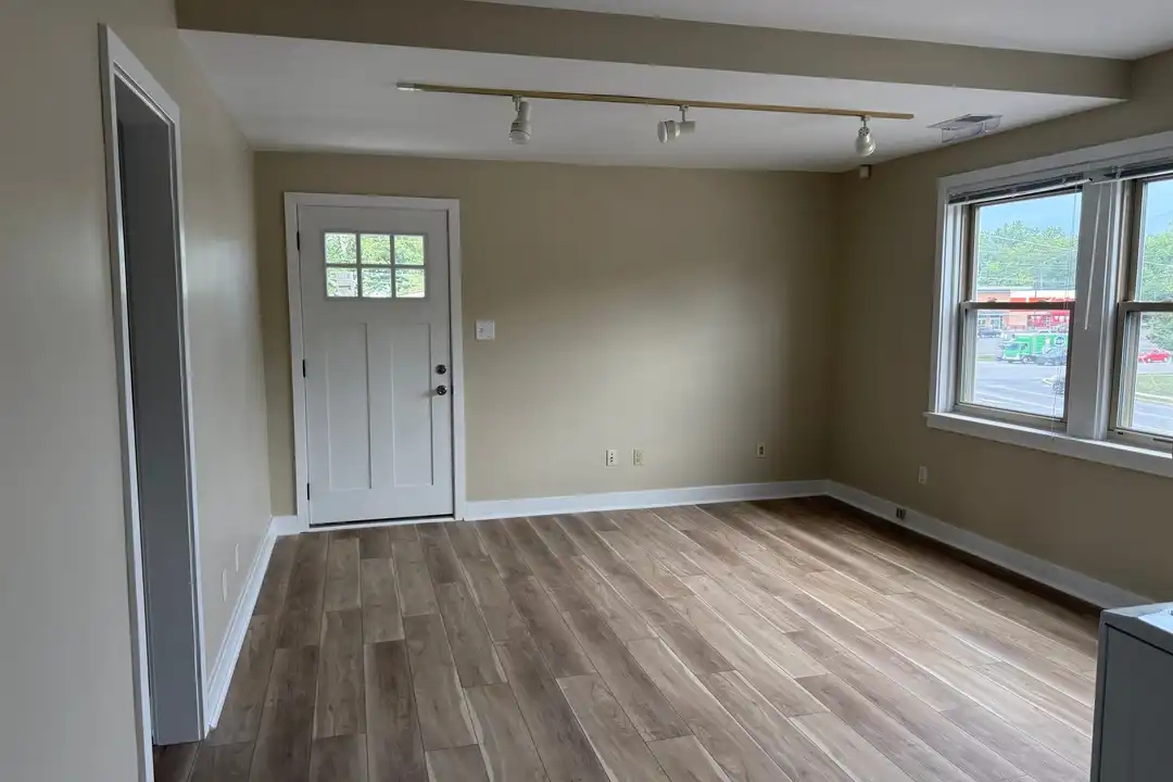 10 S Museum Rd unit 1 – photo 1 of 11