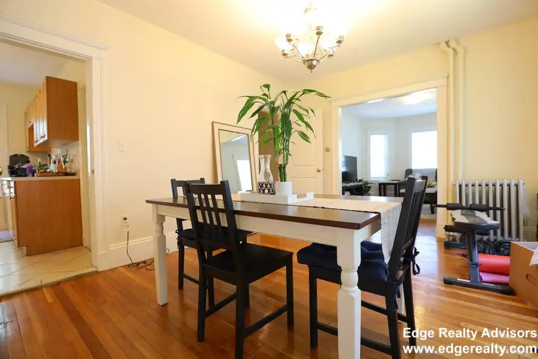 554 Washington St - View 5