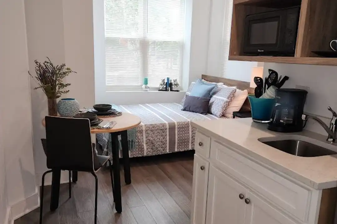 Apartment in Washington - View 4