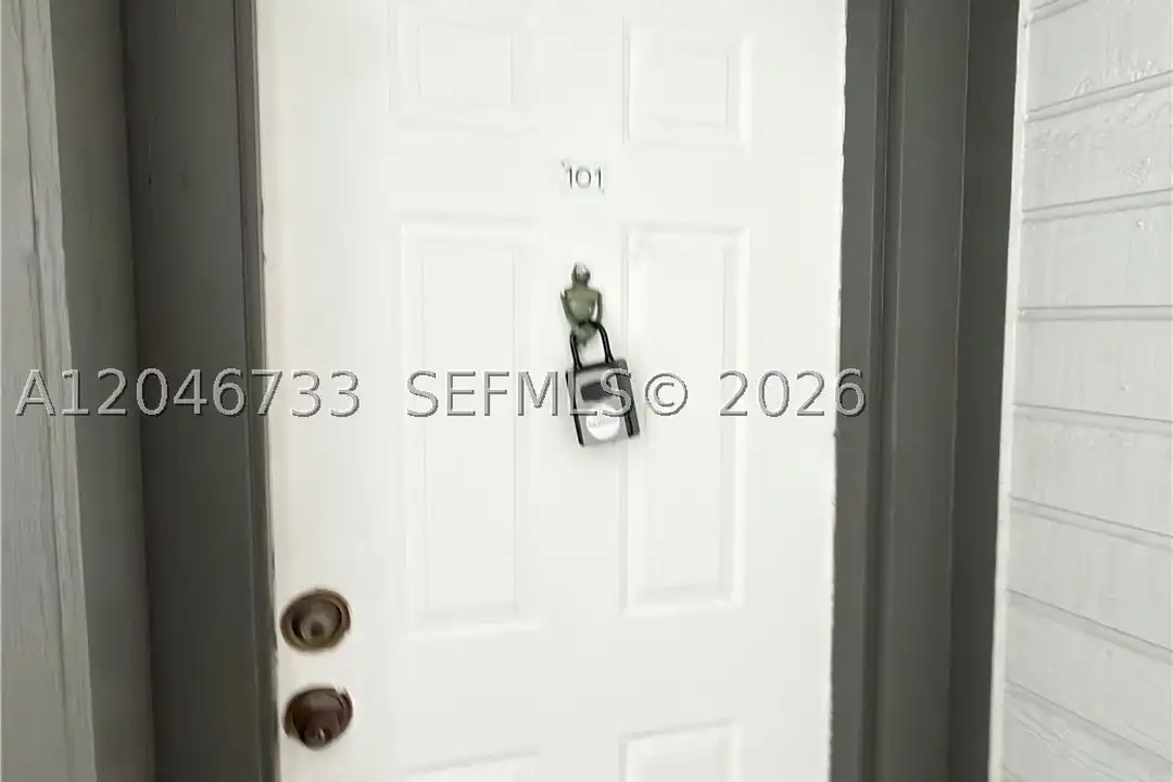 469 NE 207th Ln unit 101 - View 2