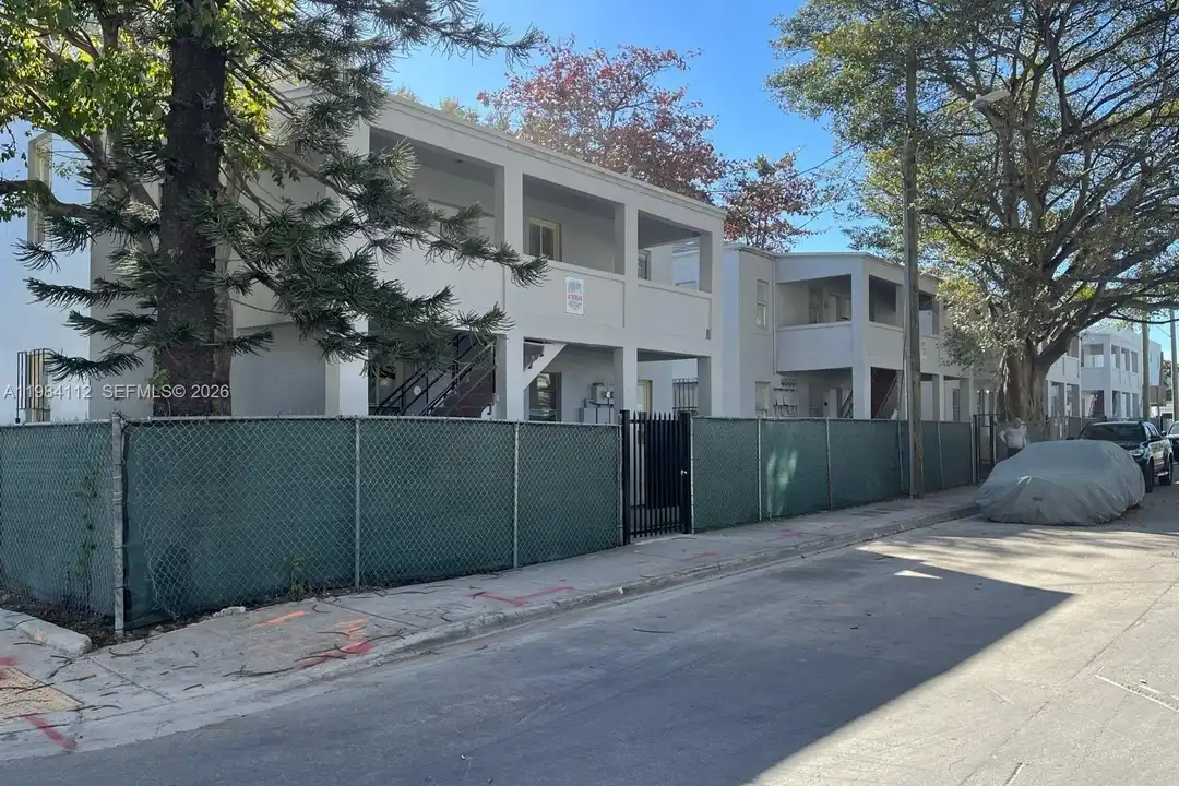 140 NW 13th St #148 1/2 - View 2
