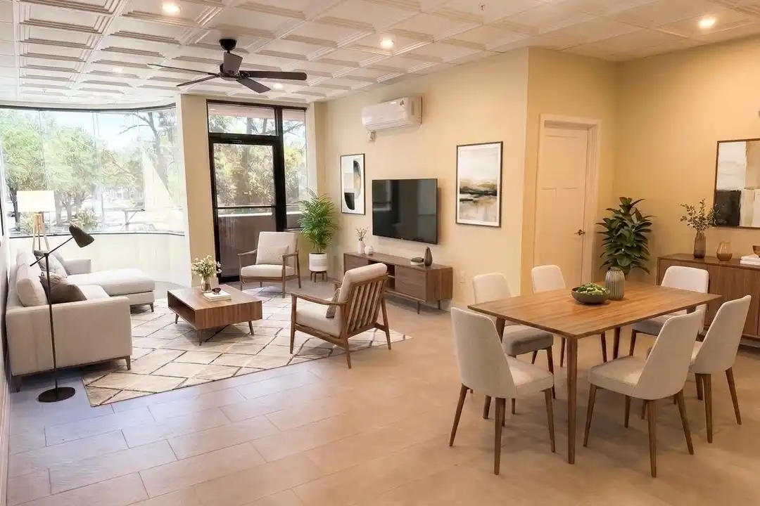 15950 Bay Vista Dr unit 203 – photo 1