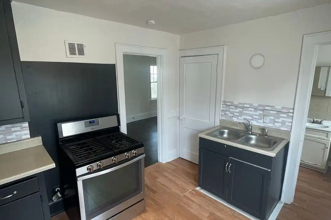 3340 N 44th St – pohled 4