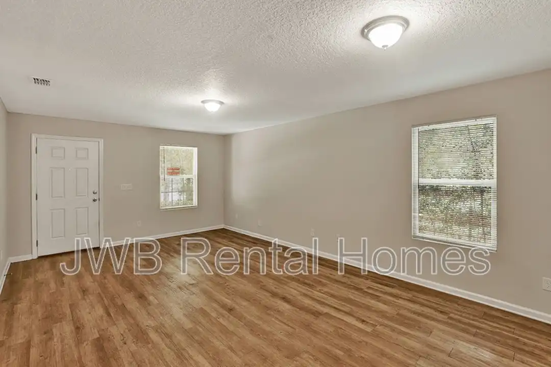 5658 Doeboy St – pohled 6