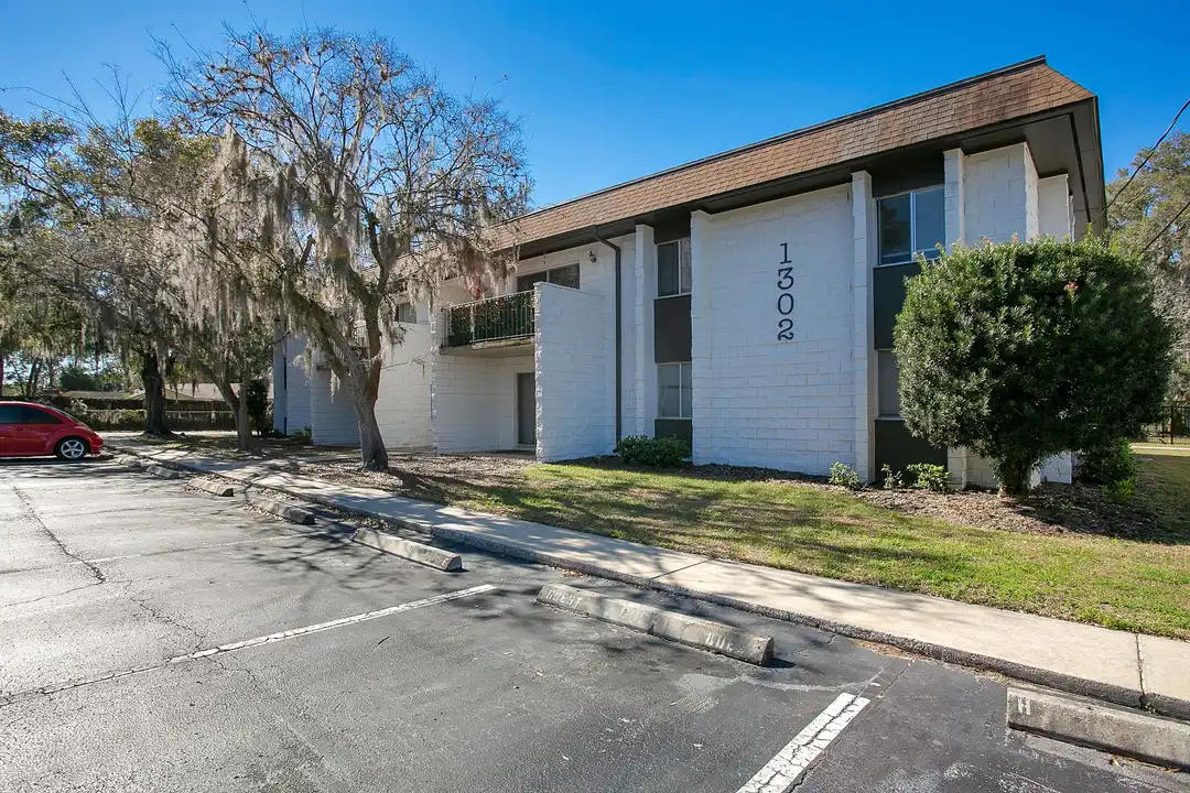 1312 NE 33rd Ave - View 2