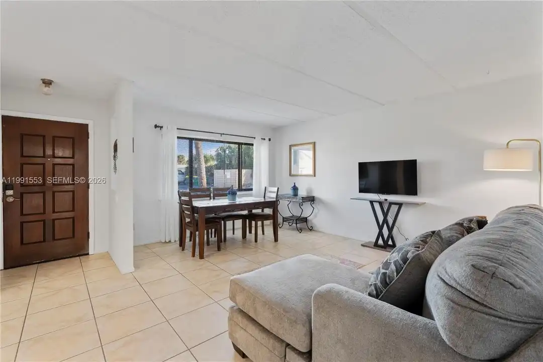 1145 N Shannon Ave #39 - View 3