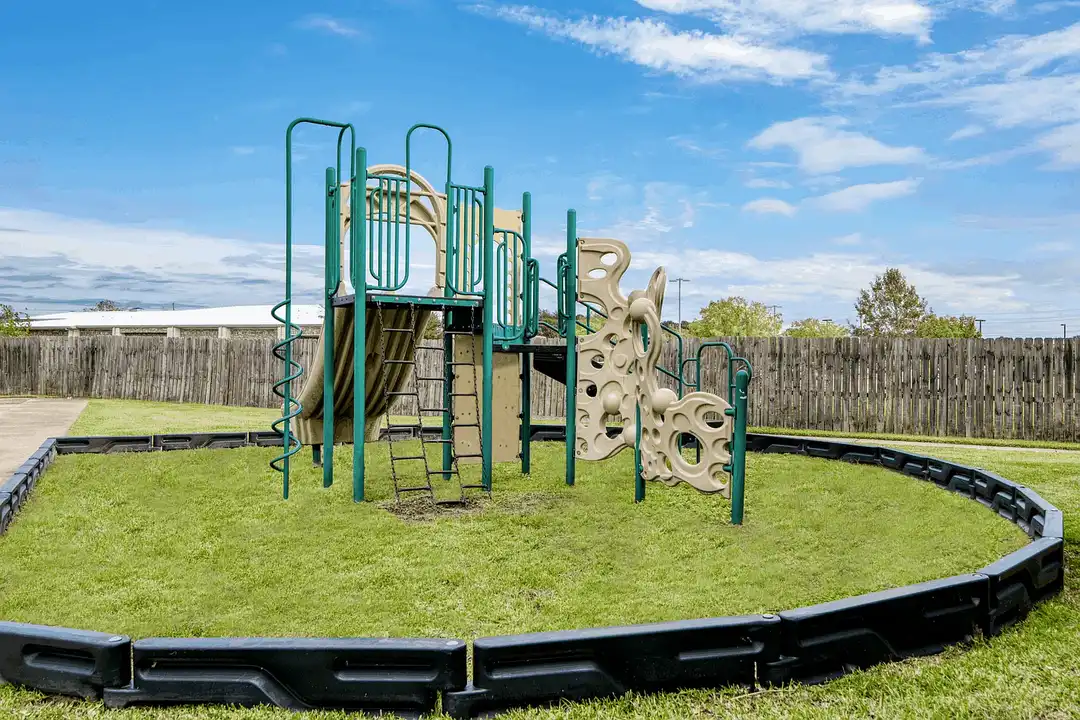Cypress Bend Apartments - View 3